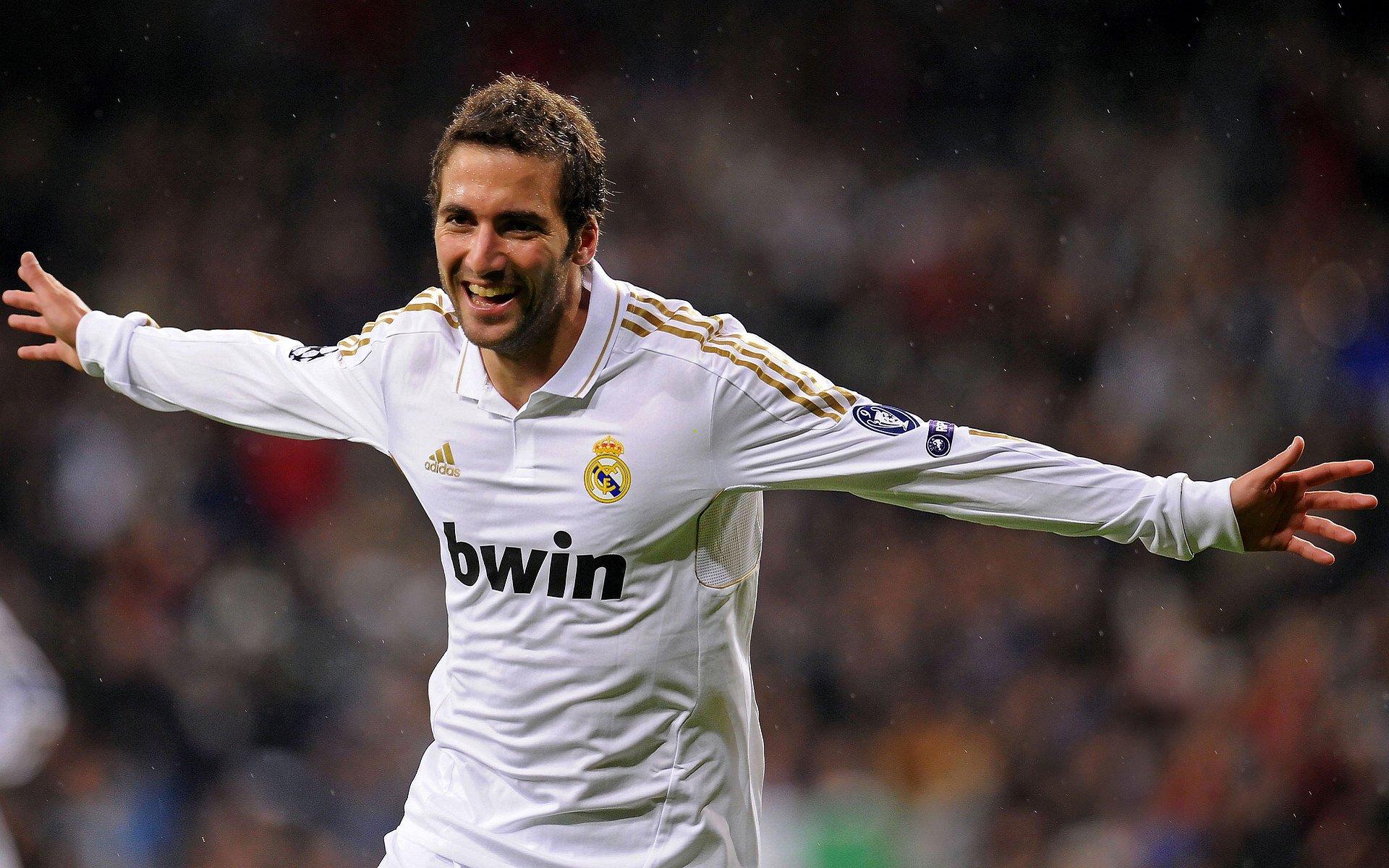 足坛震撼!天价转会刷新纪录,豪门争夺战尘埃落定