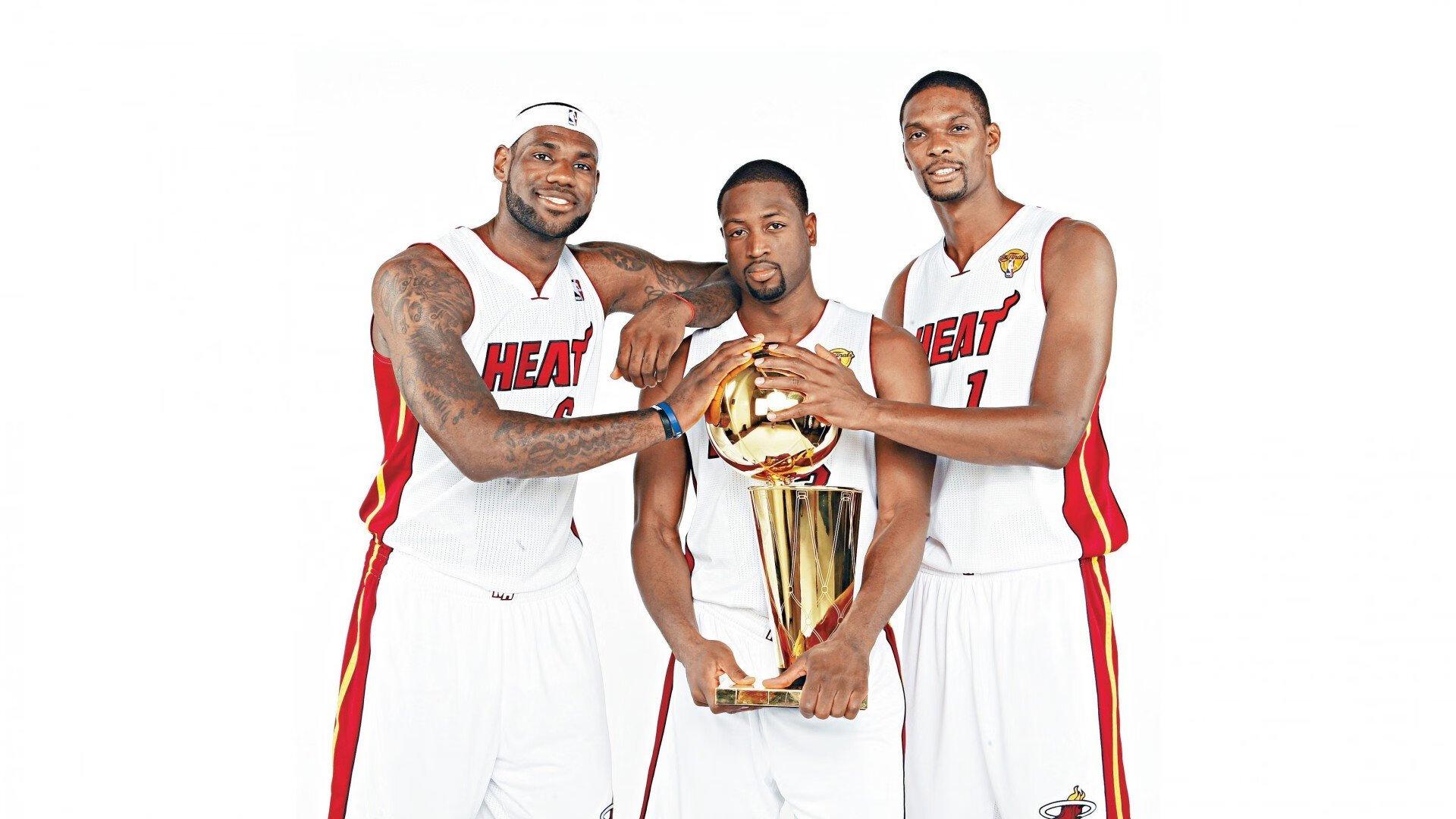 UFC 300重磅对决敲定 轻量级冠军战引爆全球格斗迷期待